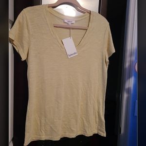 Splendid new v neck tee size small